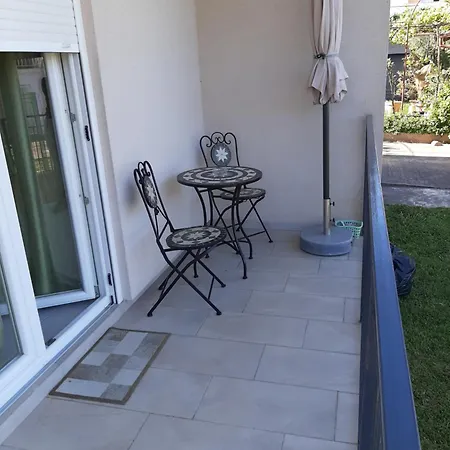Stefania Apartment *